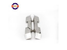 零件加工的基本知識(shí)、CNC機(jī)床的分類和原理，以及零件加工中需要注意的問題。